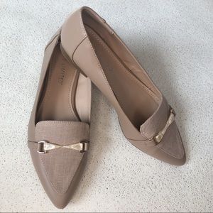 The Limited Quezon pointed toe flat